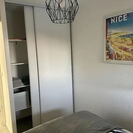 Апартаменты Newly Renovated Aircond-wifi-pool-sea View-150m To Beaches-