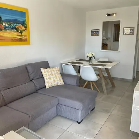 Newly Renovated Aircond-wifi-pool-sea View-150m To Beaches-